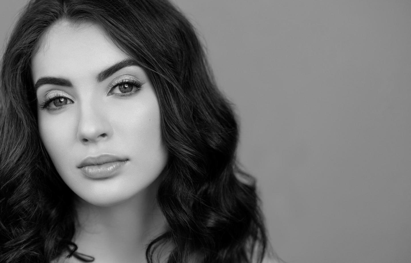 Técnicas de coloración profesional aplicadas durante formación práctica